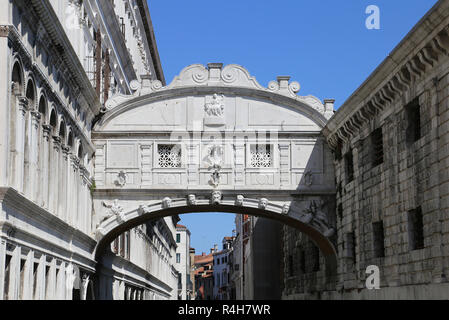 L'Italie. Venise. Pont des Soupirs. 17e siècle. Le style baroque. Par Antonio Cortino. Région Vénétie. Banque D'Images