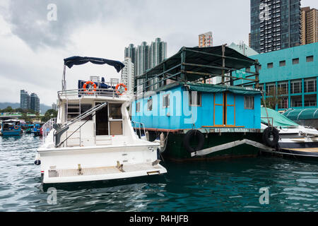 Maison typique au village flottant d'Aberdeen, situé dans le port d'Aberdeen, Hong Kong Banque D'Images