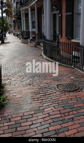 Trottoir de brique sur Beacon Street, Back Bay, Boston, Massachusetts, USA Banque D'Images