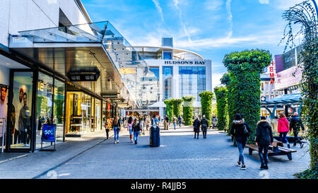 La rue commerçante nieuwendijk 39 à la Coolsingel près du World Trade Center dans le centre de Rotterdam aux Pays-Bas Banque D'Images