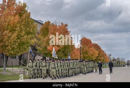 Grands Lacs, Illinois (oct. 29, 2018) mars recrute en formation au commandement de l'instruction des recrues. Plus de 30 000 recrues par année d'études supérieures de la marine est que boot camp. Banque D'Images