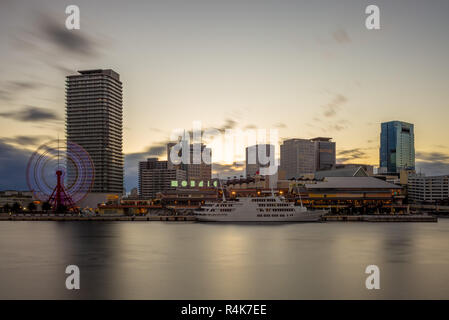 Scène de nuit du port de Kobe à Osaka, Japon aera Banque D'Images