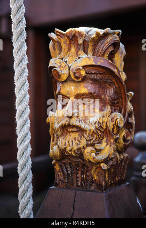 GENOVA, ITALIE-13 octobre,2018 : grand bateau pirate en bois Neptune dans le port de Gênes en Ligurie ville.galion espagnol célèbre réplique de film Pirates par R Banque D'Images