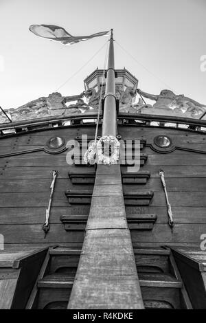 GENOVA, ITALIE-13 octobre,2018 : grand bateau pirate en bois Neptune dans le port de Gênes en Ligurie ville.galion espagnol célèbre réplique de film Pirates par R Banque D'Images