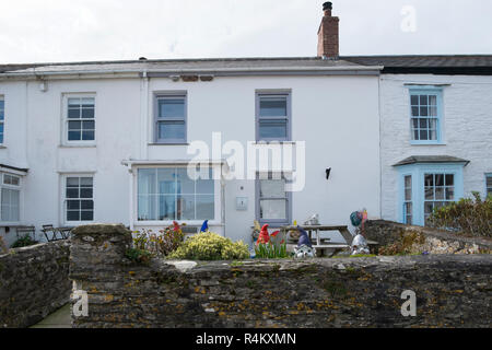 Maisons en pierre traditionnelle Portscatho, sur la côte sud de la Cornouailles, Angleterre, RU Banque D'Images