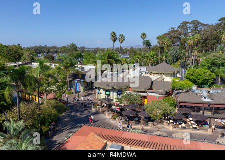 Vue de Skyfari aerial tram/cable car, le Zoo de San Diego, Balboa Park, California, United States. Banque D'Images