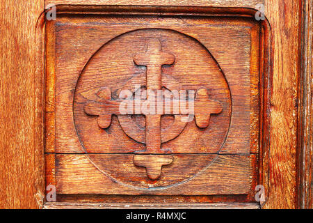 Détail sur la vieille porte de bois, la texture de la planche en bois traditionnels roumains Banque D'Images