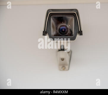 Tout droit en vue d'une caméra de surveillance moderne Banque D'Images