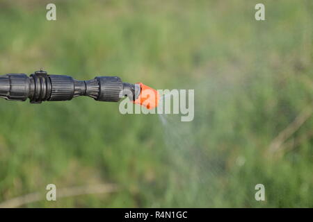 L'herbicide de la buse de pulvérisation du manuel d'utilisation Banque D'Images