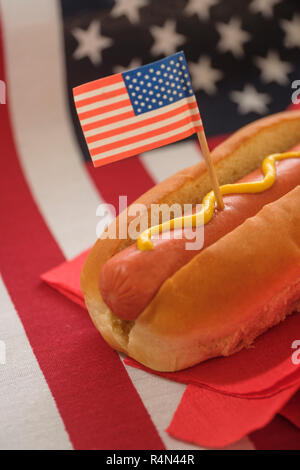 Hot dog sur drapeau Américain Banque D'Images