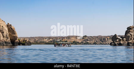 Belle scène de Nil et bateaux de Louxor et Assouan en Égypte tour Banque D'Images