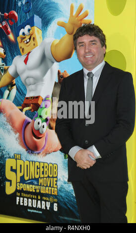 ***PHOTO*** Stephen Hillenburg, créateur de SpongeBob SquarePants, est décédé le 31 janvier 2015 : Stephen Hillenburg (Exec. Prod. Spongebob à Paramount Pictures et Nickelodeon Movies présente une projection du film Bob l'Éponge : 3D hors de l'eau dans l'AMC Lincoln Square à New York. Credit : RW/MediaPunch Banque D'Images