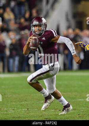 Novembre 24, 2018 College Station, TX...la Texas A&M quarterback, Kellen Mond (11), au cours de la NCAA football match entre le Texas A&M Aggies et les Tigres de LSU, College Station, TX. (Photographe complète absolue & Company Crédit : Joseph Calomeni MarinMedia.org / / Cal Sport Media) Banque D'Images