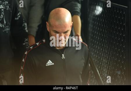 Hangzhou, Hangzhou, Chine. 28 Nov, 2018. Hangzhou, Chine-légende du football Zinedine Zidane montre à un événement promotionnel d'une grande marque de sport à Hangzhou, Province de Zhejiang. Crédit : SIPA Asie/ZUMA/Alamy Fil Live News Banque D'Images