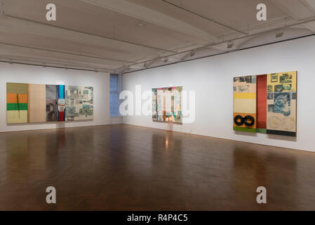 Londres, Royaume-Uni. 28 novembre 2018. Galerie vue générale de l'espace. Aperçu de 'Robert Rauschenberg : Spreads, 1975-1983', la première exposition consacrée à l'artiste américain s'étend de série. Douze oeuvres clés, dont la plus grande s'étend à plus de six mètres de large, sont à voir avec des collages de papier qui se rapportent à la série s'étend. Les œuvres sont exposées à la Galerie Yvon Lambert's Gallery de Mayfair du 28 novembre au 26 janvier 2019. Crédit : Stephen Chung / Alamy Live News Banque D'Images