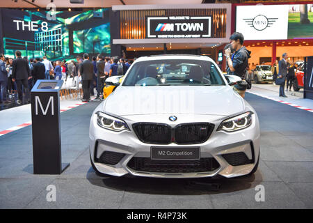 Nonthaburi, Thaïlande. 28 Nov 2018. BMW M2 voiture de compétition sur l'affichage à la 35e Thaïlande International Motor Expo le 28 novembre 2018 dans Nonthaburi, Thaïlande. Credit : Chatchai Somwat/Alamy Live News Banque D'Images