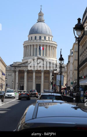 Le Panthéon monumental situé dans le Quartier Latin de Paris France est le lieu de sépulture des héros nationaux français et les dignitaires. Banque D'Images