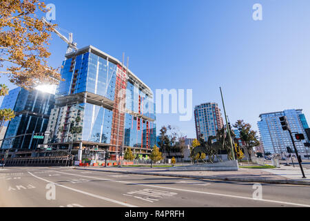 Novembre 25, 2018 San Jose / CA / USA - Nouvelle construction immeuble de bureaux au centre-ville de San Jose, Silicon Valley Banque D'Images