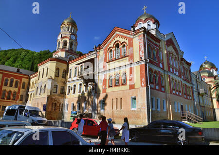 Nouvelle Athos, l'Abkhazie - le 3 juin. En 2018. Monastère orthodoxe à New Athos city Banque D'Images