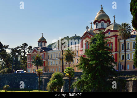 Nouvelle Athos, l'Abkhazie - le 3 juin. En 2018. Monastère orthodoxe à New Athos city Banque D'Images