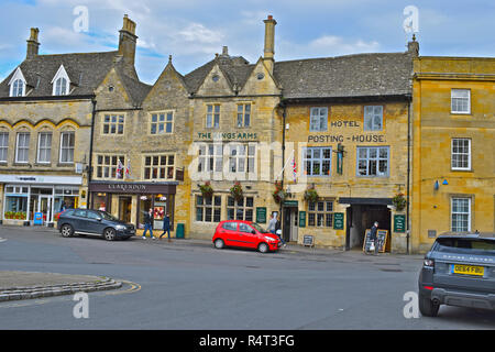 Le Kings Arms public house et l'hôtel, est un ancien relais de poste sur la place principale de Stow-on-the-Wold,Cotswolds Gloucestershire, Banque D'Images