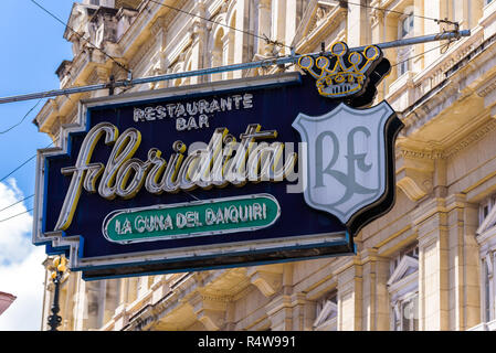 La HAVANE, CUBA - DEC 2018 : Extérieur de El Floridita, un poisson historique restaurant et bar à cocktails La Habana Vieja, Cuba Banque D'Images