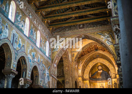 Intérieur de la cathédrale de Monreale, en Sicile, l'Italie, l'Europe Banque D'Images