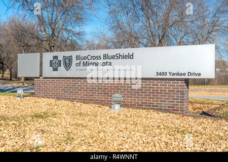 ST. PAUL, MN/USA - 18 NOVEMBRE 2018 : Blue Cross BlueShield Minnesota entrée de l'entreprise et le logo. Blue Cross Blue Shield Association est une fédération Banque D'Images