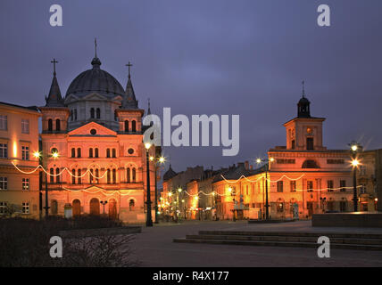 Église de la descente du Saint Esprit sur la place de la Liberté (Plac Wolnosci) à Lodz. Pologne Banque D'Images