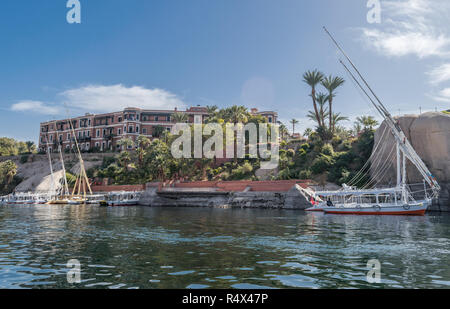 Assouan/Egypte - 01/23/2018 : Le Sofitel Legend Old Cataract Hotel, également connu sous le nom de l'hôtel Old Cataract, est un bâtiment historique datant de l'ère coloniale Britannique 5 étoiles luxur Banque D'Images