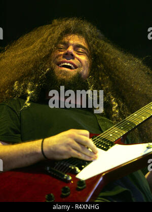 Claudio Sanchez avec Adamo se produit en concert pendant la vente de pâtisseries Buzz show à l'amphithéâtre des conseils judicieux à West Palm Beach, Floride le 1 décembre 2007. Banque D'Images