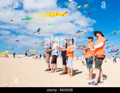 Cerfs-volants de vol à Fuerteventura 2018 festival international de Cerf-volant. Fuerteventura, Îles Canaries, Espagne Banque D'Images