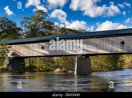 Le pont couvert de Scott, Townshend, Vermont, USA. Banque D'Images