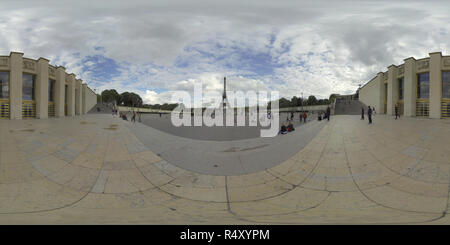 Vue panoramique à 360° de Vue sur Tour Eiffel depuis le Trocadéro, Tour Eiffel, Etoile, l'un des monuments de Paris. 360 panorama vr