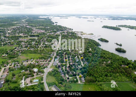 Vue aérienne de Gananoque, en Ontario, Canada. La ville est considérée comme une passerelle vers la région des Mille-Îles, à la frontière des États-Unis et du Canada.