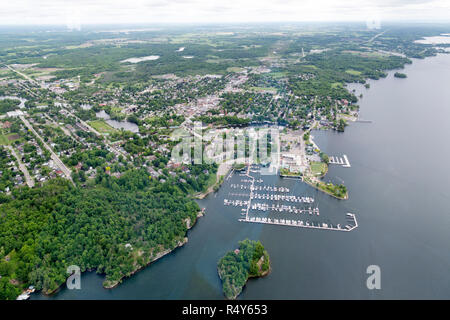 Vue aérienne de Gananoque, en Ontario, Canada. La ville est considérée comme une passerelle vers la région des Mille-Îles, à la frontière des États-Unis et du Canada.