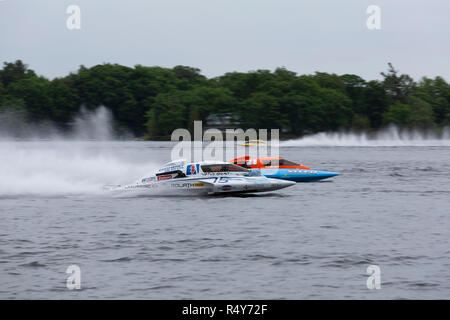 Pendant la course de la Coupe Nickel Gananoque Gananoque en régate d'Hydroplane en Ontario, Canada. L'assemblée annuelle des courses ont lieu dans l'été. Banque D'Images