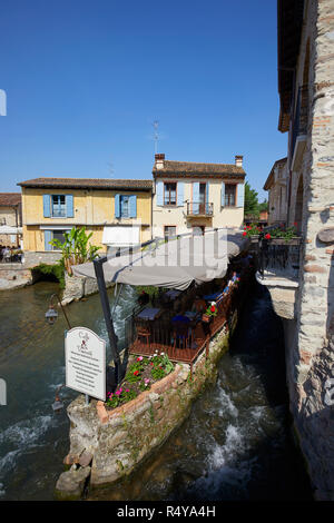 Les moulins à eau traditionnels dans Borghetto de Valeggio sul Mincio, province de Vérone, Italie Banque D'Images