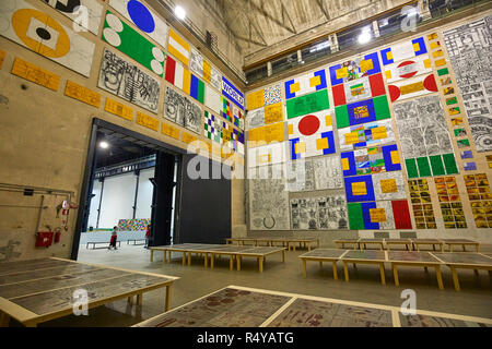 Matt Mullican l'exposition d'art à Pirelli Hangar Bicocca à Milan, Italie Banque D'Images