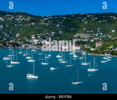 St Thomas, îles Vierges britanniques. 13 Jan, 2009. Voiliers remplir la Charlotte Amalie Harbour à St Thomas, îles Vierges américaines, une destination touristique populaire. Credit : Arnold Drapkin/ZUMA/Alamy Fil Live News Banque D'Images