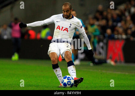 Le stade de Wembley, Londres, Royaume-Uni. 28 novembre, 2018. Lucas Moura de Tottenham Hotspur en action. Match de la Ligue des Champions, groupe B, Tottenham Hotspur v Inter Milan au stade de Wembley à Londres le mercredi 28 novembre 2018. Cette image ne peut être utilisé qu'à des fins rédactionnelles. Usage éditorial uniquement, licence requise pour un usage commercial. Aucune utilisation de pari, de jeux ou d'un seul club/ligue/dvd publications . Crédit : Andrew Orchard la photographie de sport/Alamy Live News Banque D'Images