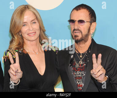 NEW YORK, NY - 27 novembre : Barbara Bach, Ringo Starr assiste à la 14e Conférence annuelle de l'UNICEF Snowflake Ball à l'Atrium Le 27 novembre 2018 à New York. John Palmer crédit/ MediaPunch Banque D'Images