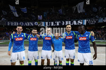 Stadio San Paolo, Naples, Italie. 28 Nov, 2018. Ligue des Champions de football, Napoli contre l'étoile rouge de Belgrade ; Napoli joueurs célébrer après avoir remporté le match : Action Crédit Plus Sport/Alamy Live News Banque D'Images