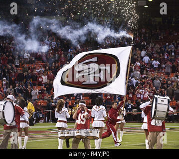 San Francisco, Californie, USA. 12Th Nov, 2009. Cérémonie d'ouverture avec un bang le Jeudi, Novembre 12, 2009 à Candlestick Park, San Francisco, Californie. Les 49ers a vaincu les Bears 10-6. Crédit : Al Golub/ZUMA/Alamy Fil Live News Banque D'Images