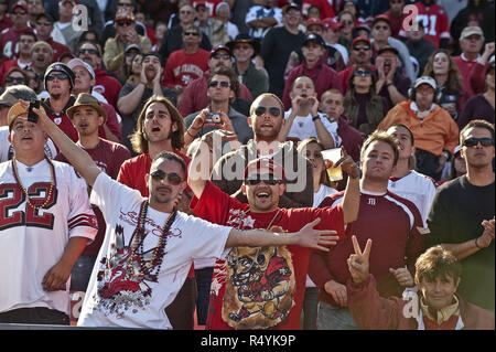 San Francisco, Californie, USA. 4ème Oct, 2009. 49ers fans sont très heureux le dimanche 4 octobre, 2009 à Candlestick Park, San Francisco, Californie. Les 49ers a battu les Rams 35-0. Crédit : Al Golub/ZUMA/Alamy Fil Live News Banque D'Images