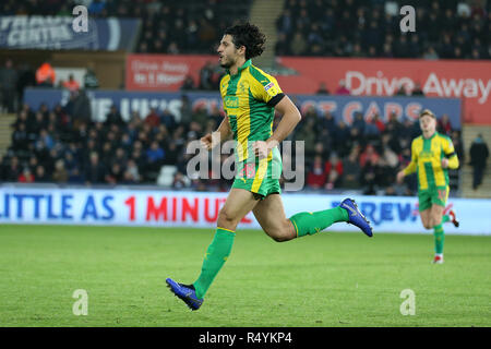 Swansea, Pays de Galles, Royaume-Uni. 28 novembre, 2018. Ahmed Hegazi de West Bromwich Albion célèbre après qu'il marque son 2e but. Les équipes Match de championnat Skybet EFL, Swansea City v West Bromwich Albion au Liberty Stadium de Swansea, Pays de Galles du Sud le mercredi 28 novembre 2018. Cette image ne peut être utilisé qu'à des fins rédactionnelles. Usage éditorial uniquement, licence requise pour un usage commercial. Aucune utilisation de pari, de jeux ou d'un seul club/ligue/dvd publications. Crédit : Andrew Orchard la photographie de sport/Alamy Live News Banque D'Images