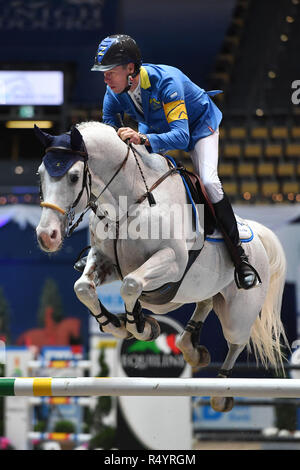 Munich, Allemagne. 25Th Nov, 2018. Christian AHLMANN (GER) sur son cheval COLORIT Action, saut, Saut, l'équitation : à l'intérieur de Munich 2018, Grand Prix de la Deutsche Kreditbank. Évaluation de la DKB Riders Tour le 25.11.2018. Utilisation dans le monde entier | Credit : dpa/Alamy Live News Banque D'Images