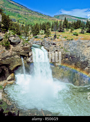 Cascade double à boulder river pont naturel près de Big Timber, Montana Banque D'Images