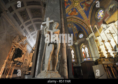 Statue de la renaissance de Cristo della Minerva (Ressuscité) de Michel-ange dans la basilique gothique de Santa Maria sopra Minerva (Basilique de Saint Mary abov Banque D'Images