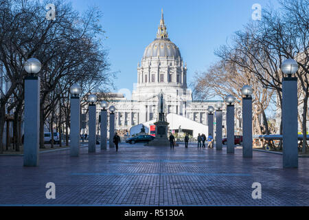 SAN FRANCISCO, USA - 27 février 2017 : Le San Francisco City Hall Building, siège du gouvernement de la ville et du Comté de San Francisco, en Californie. Banque D'Images